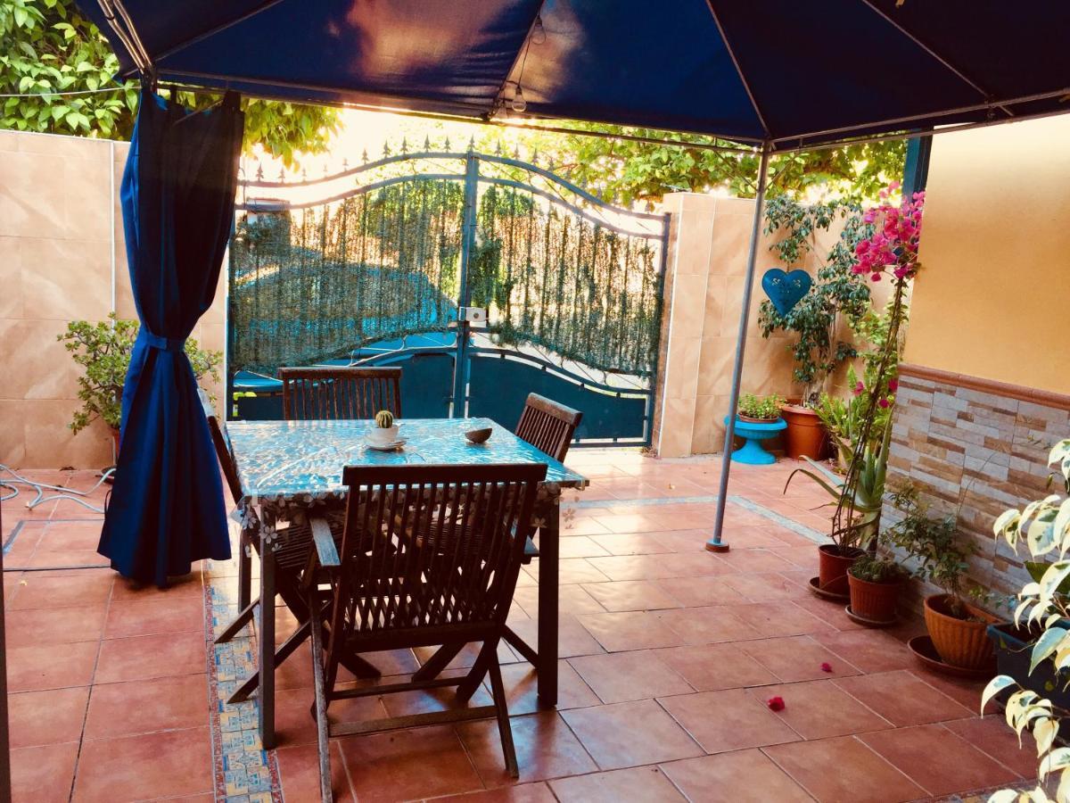 Cool Garden And Suite Mairena del Aljarafe Bagian luar foto